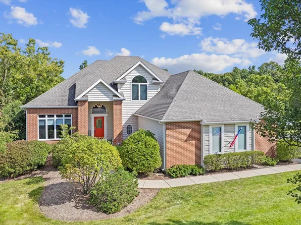 741 Dakota Dr, Woodstock, IL 60098