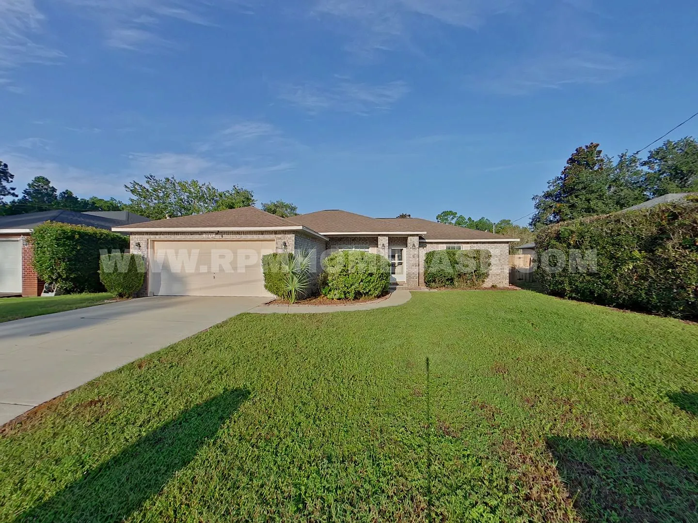 Charming 3-Bedroom Home in the Hidden Estates Community of Navarre — Photo 1