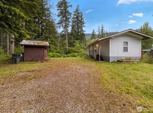 8363 Holly Ln, Maple Falls, WA 98266