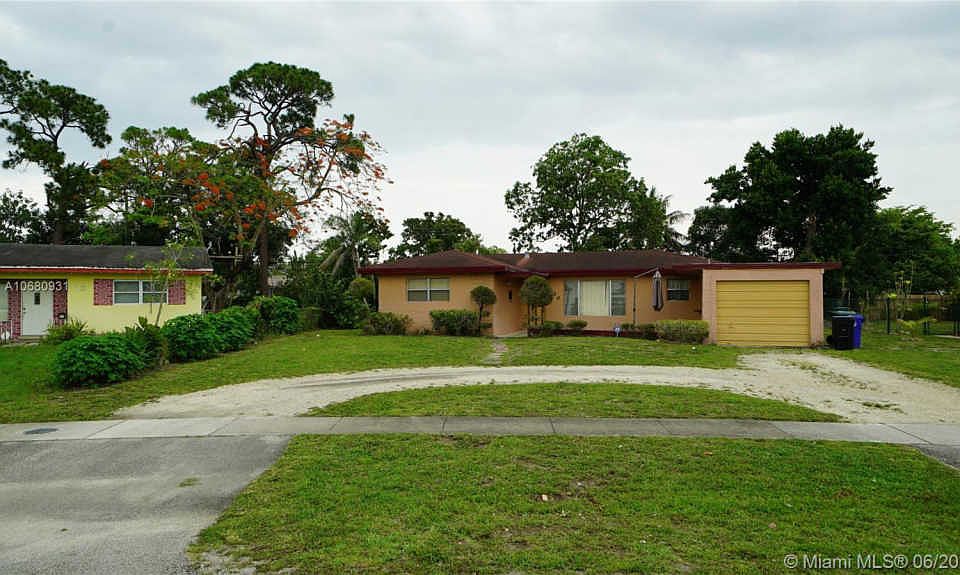 1st image of 720 E Melrose Cir