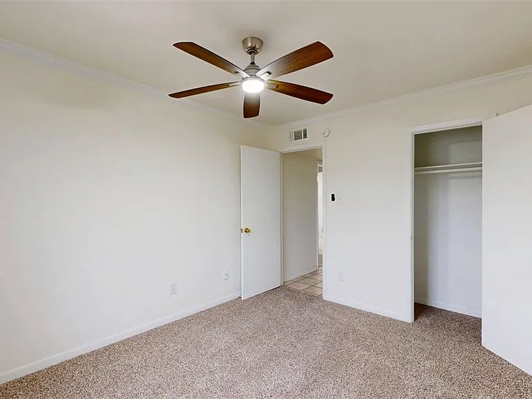 1605 Cloverdale Ct — Photo 9