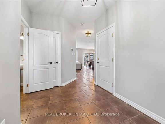 3rd image of 58 Stevenson St