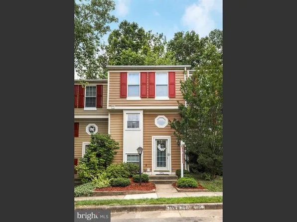 1946 Sagewood Ln, Reston, VA 20191