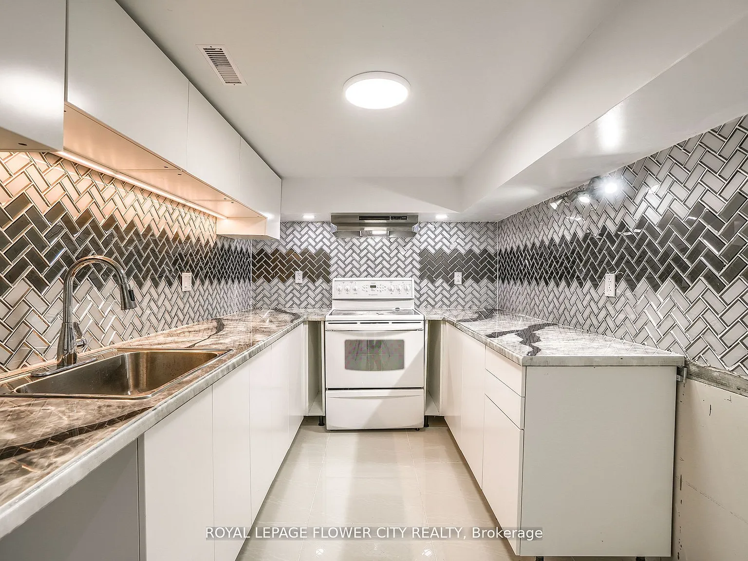 2 bed, $1,800 — Photo 3