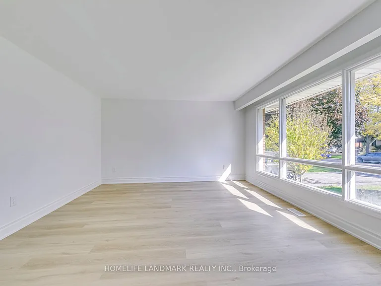 146 Manning Ave — Photo 6