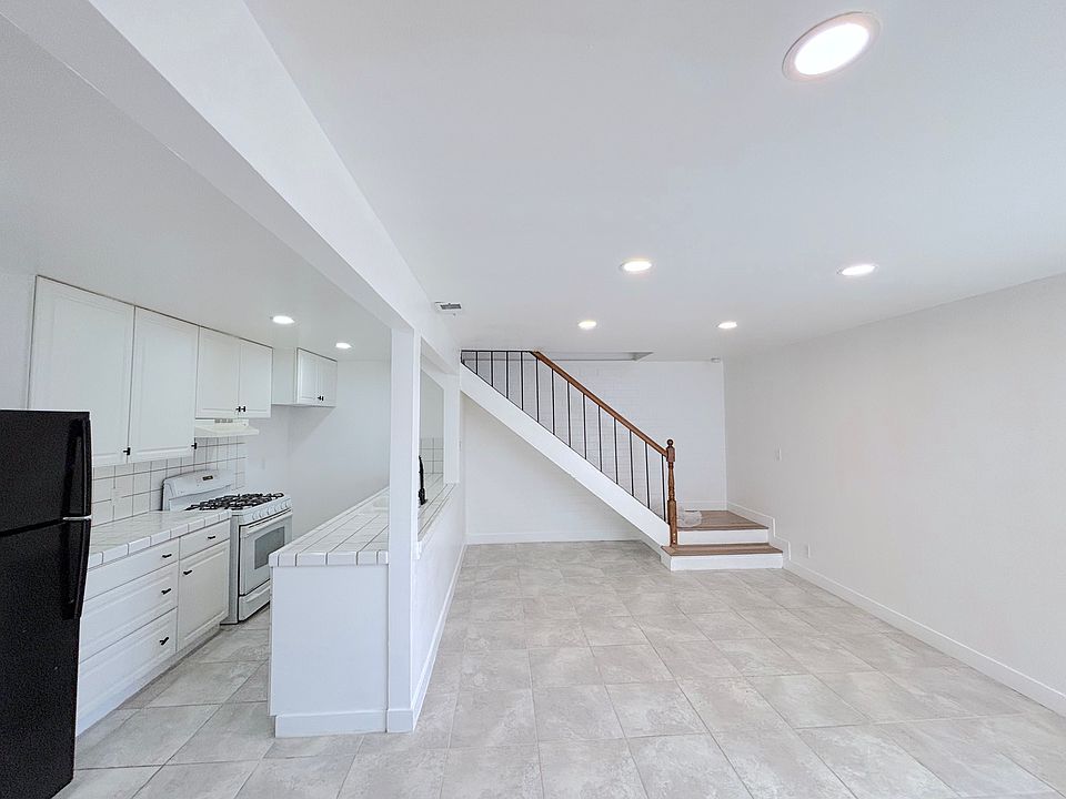 1st image of 4541 Greenholme Dr APT 2