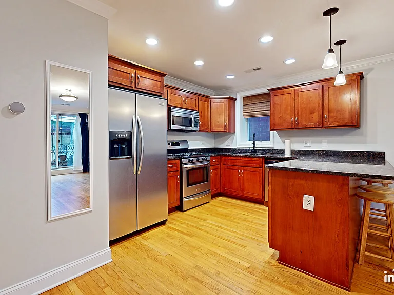 1504 W Augusta Blvd #1 — Photo 15
