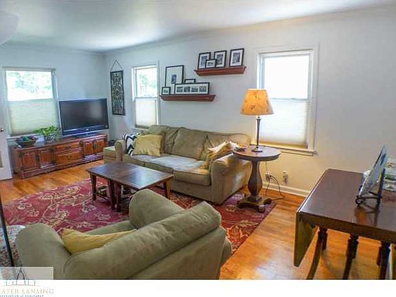 4th image of 632 E Charles St