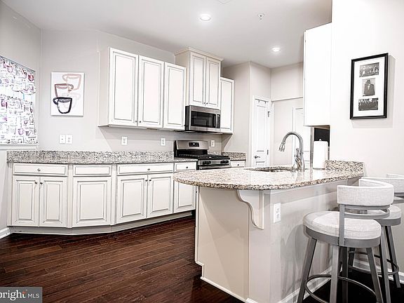 5th image of 1782 Selvin Dr