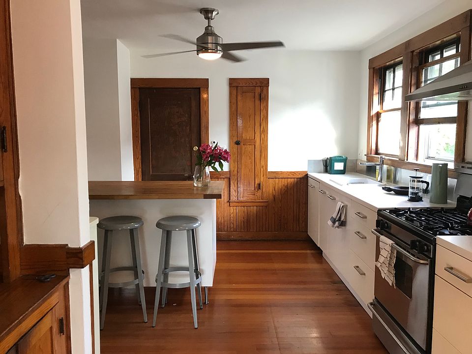kitchen with eat-in bar area