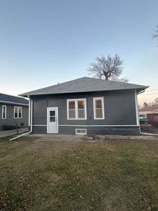 213 E 1st Ave, Lennox, SD, 57039