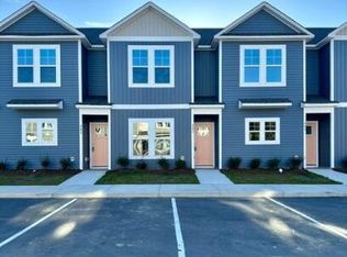 607 Jacks Crossing Rd, Hubert, NC 28539