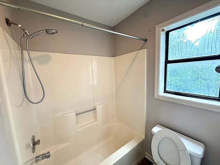 932B Russell St — Photo 22
