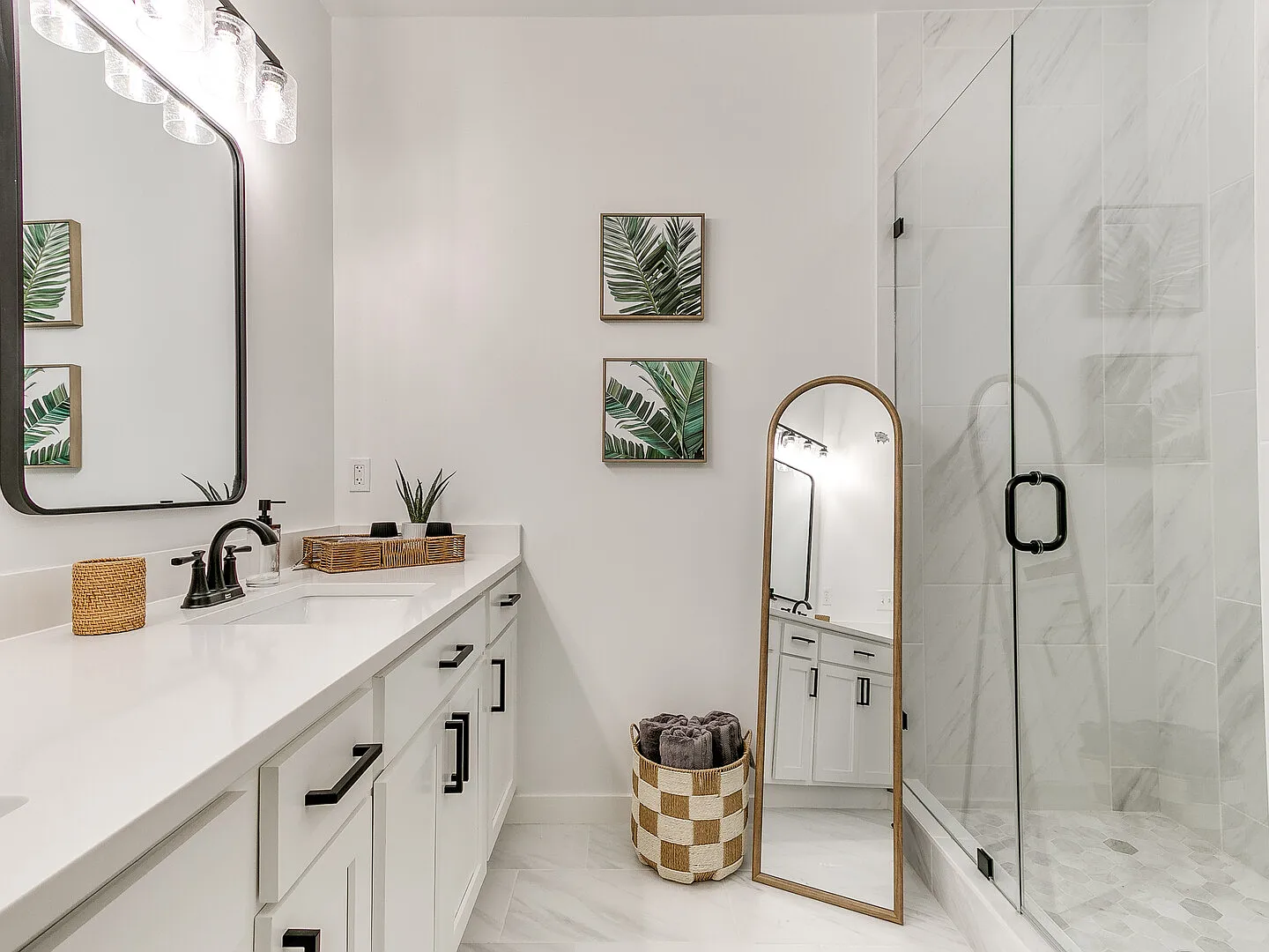 1323 LLC — Photo 2