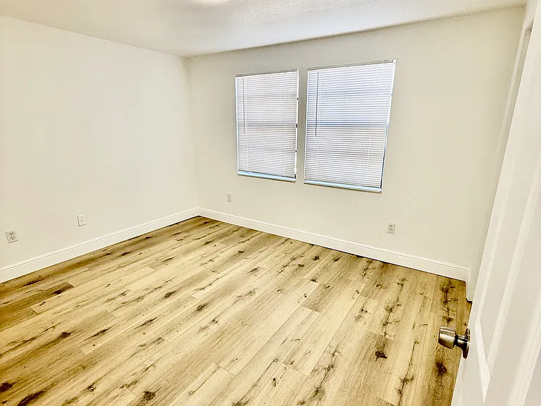 133 Sabal Ct #B — Photo 5