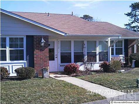 4th image of 847B Thornhill Ct