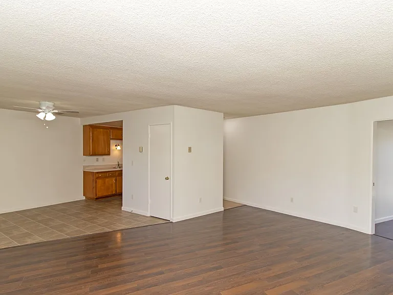 Meadowlake 1025 — Photo 3
