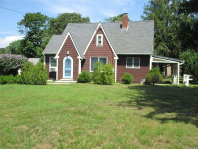 97 Bay Avenue E, Hampton Bays, NY, 11946