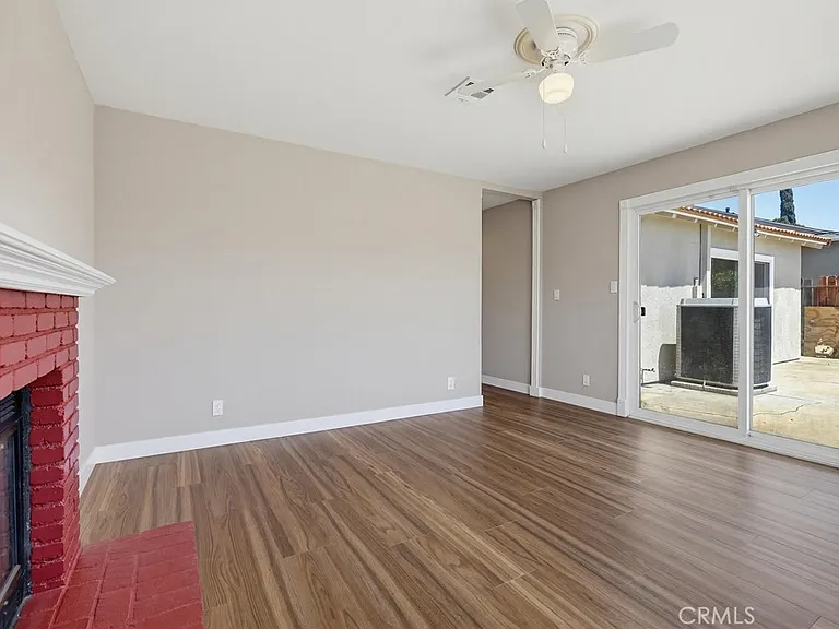 243 N Pageant St — Photo 43