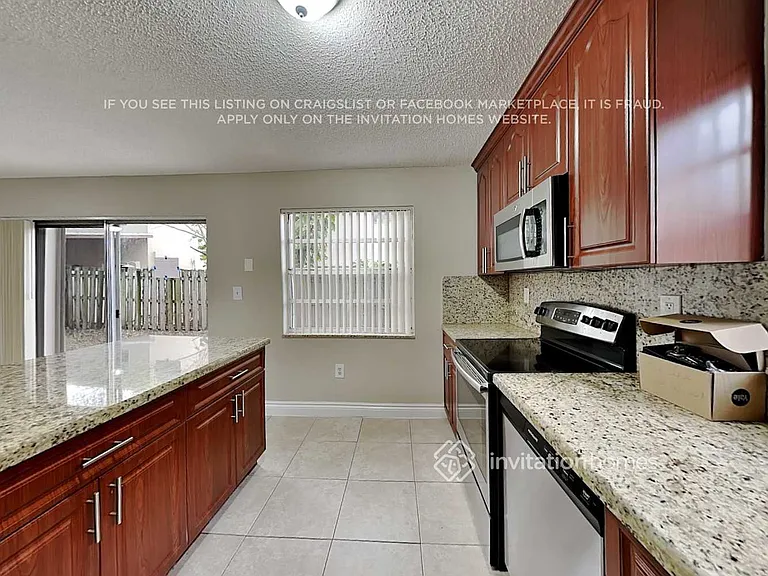 14075 Langley Pl — Photo 11
