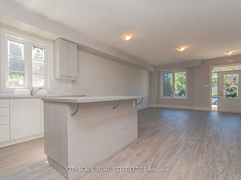 565 Wedgewood Dr — Photo 3