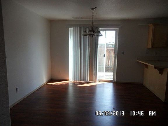 4th image of 8550 NE 37th Cir