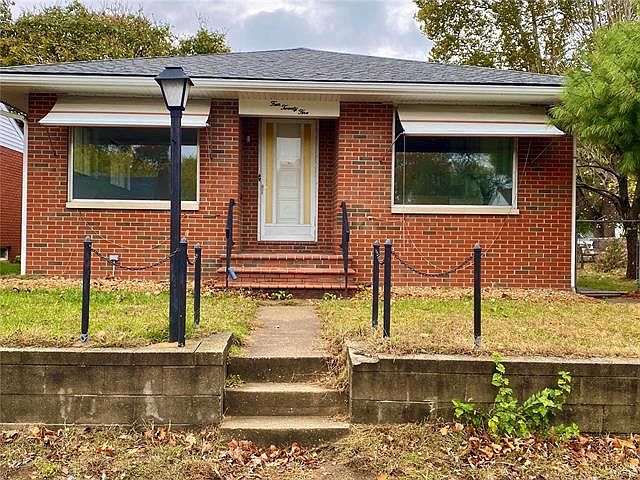1st image of 425 Bowman Ave
