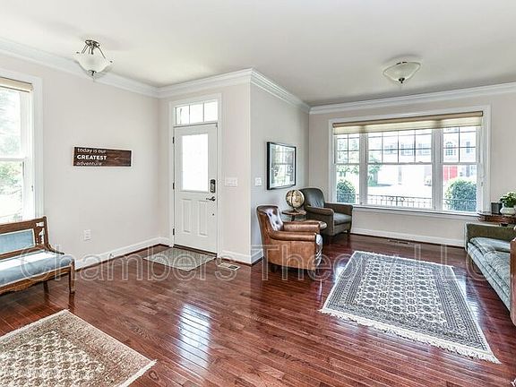 2nd image of 2523 Avon Ln
