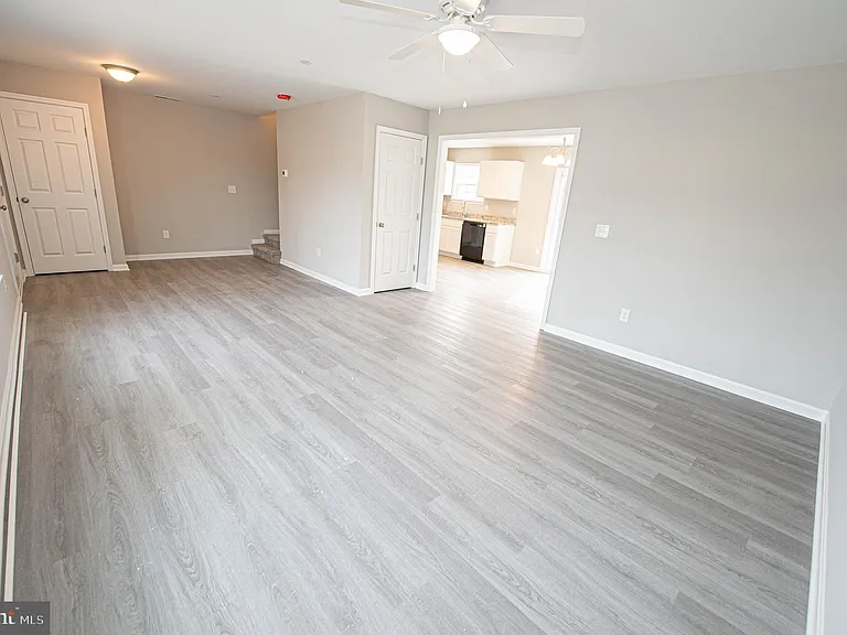 242 Morgans Ct — Photo 13