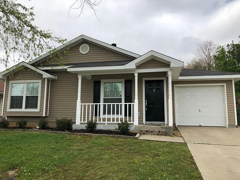 226 Knox Creek Trl NW — Photo 1