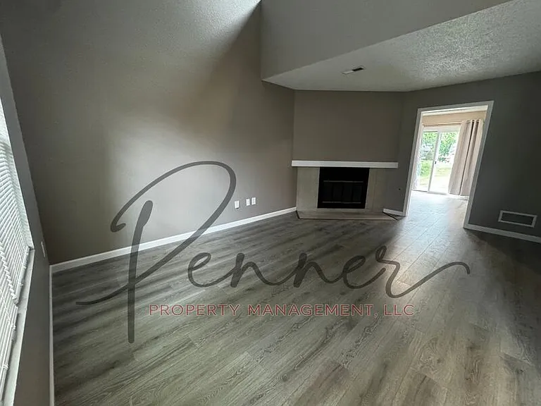 809 NW 36th Street Ter — Photo 2