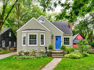 88 Amherst Rd, Pleasant Ridge, MI 48069