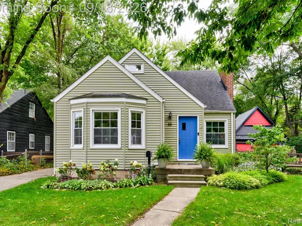 88 Amherst Rd, Pleasant Ridge, MI 48069