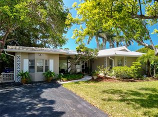 11030 Navajo Dr, Saint Petersburg, FL 33708