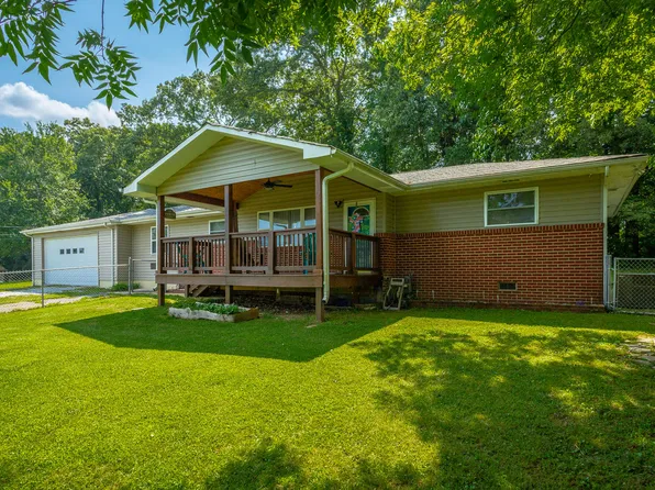 358 Oakwood Ter, Chickamauga, GA 30707