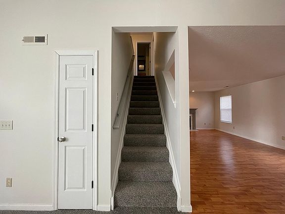 5th image of 2311 Girard Ln W