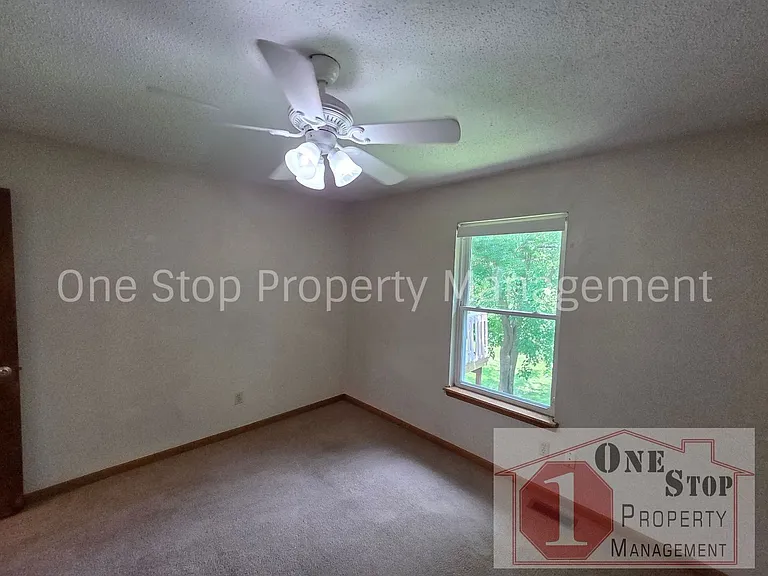 7902 NW 79th Pl — Photo 11