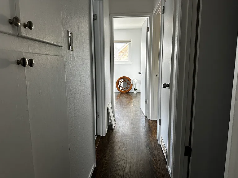 450 42nd St #B — Photo 19