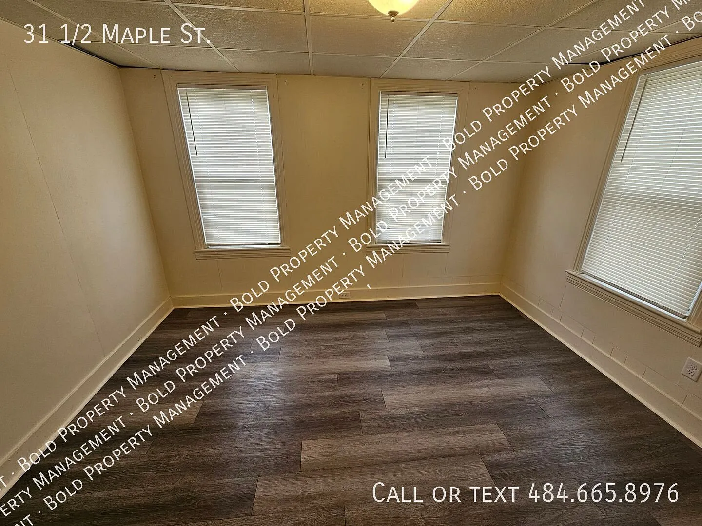 2 Bedroom Apartment with Off Street Parking — Photo 3