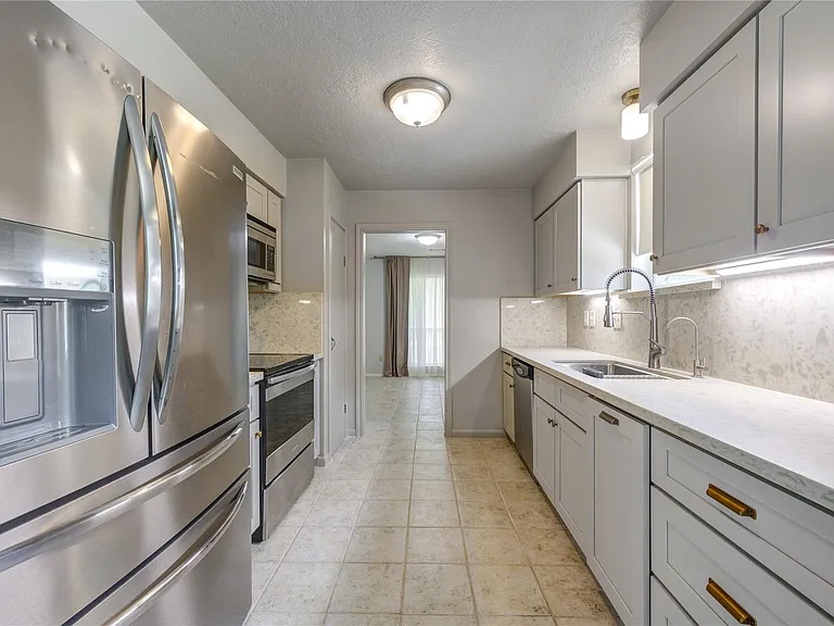 16019 Fathom Ln — Photo 10