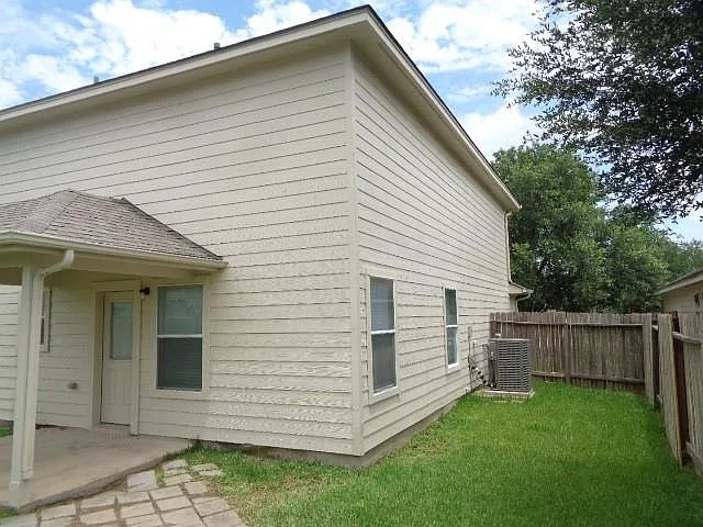 1035 Junction Ct — Photo 43