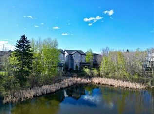125 E Rockborough Grn NW, Calgary, AB T3G5S8