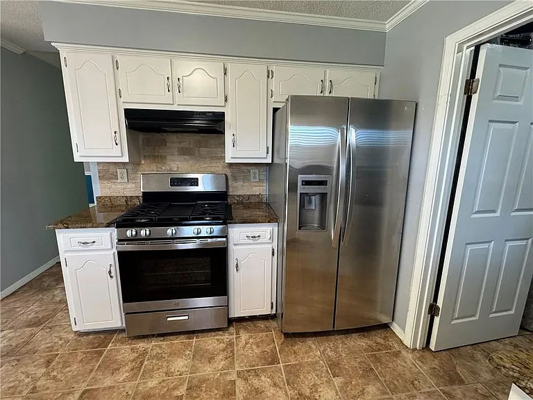 3267 Zephyr Dr — Photo 2