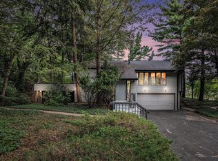 90 East Ct, New Buffalo, MI 49117