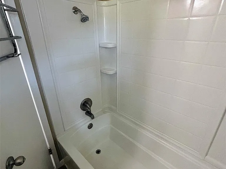 1903 Aberdeen Dr — Photo 8