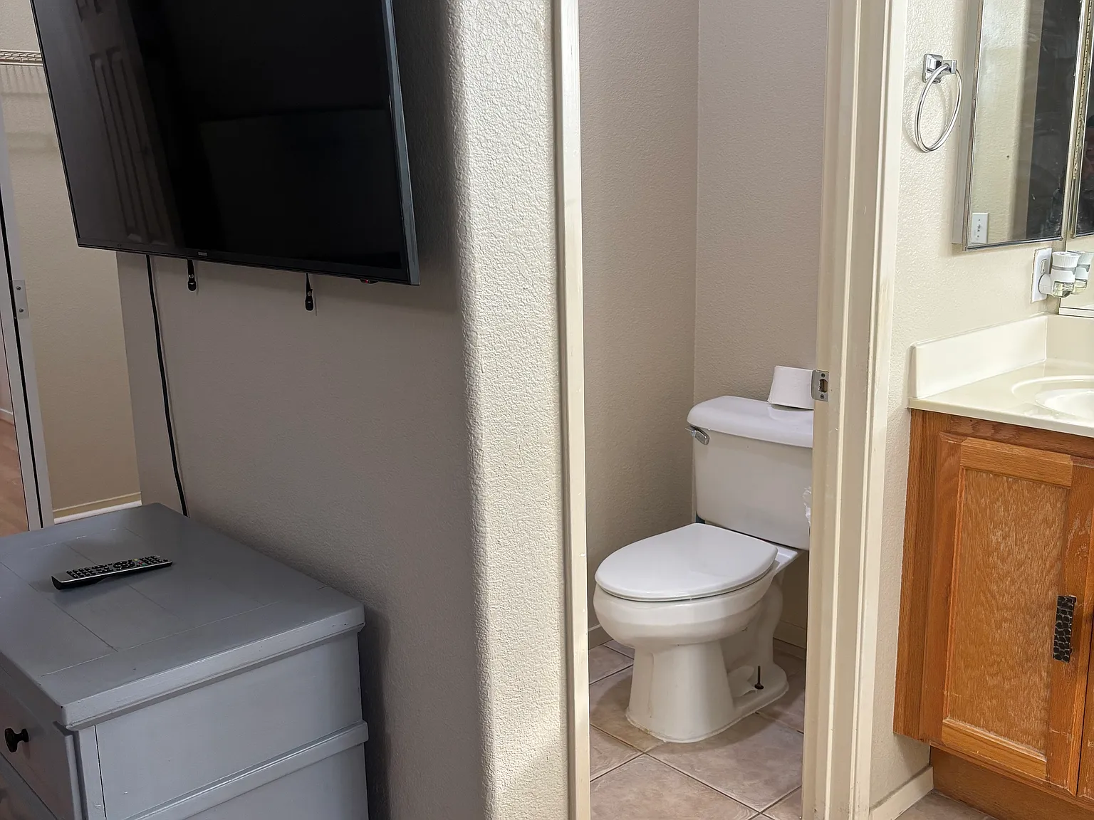 Studio, 350 sqft, $1,250 — Photo 3