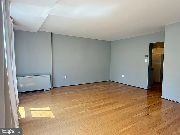 922 24th St NW #520 — Photo 1