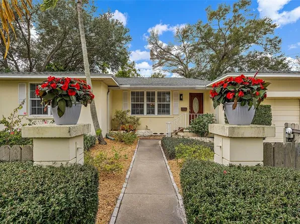 1516 Kenwood Ave N, Saint Petersburg, FL 33704