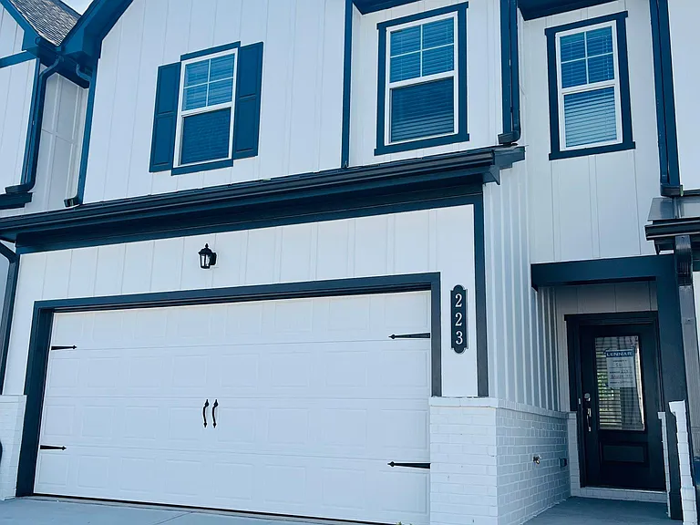 223 Banner Rd — Photo 1