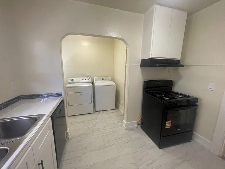 204-206 N. Cedar St. — Photo 14